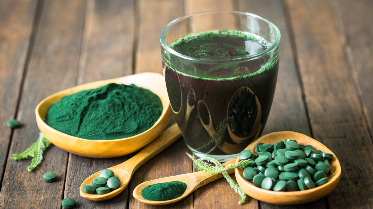 Espirulina en polvo y en comprimidos